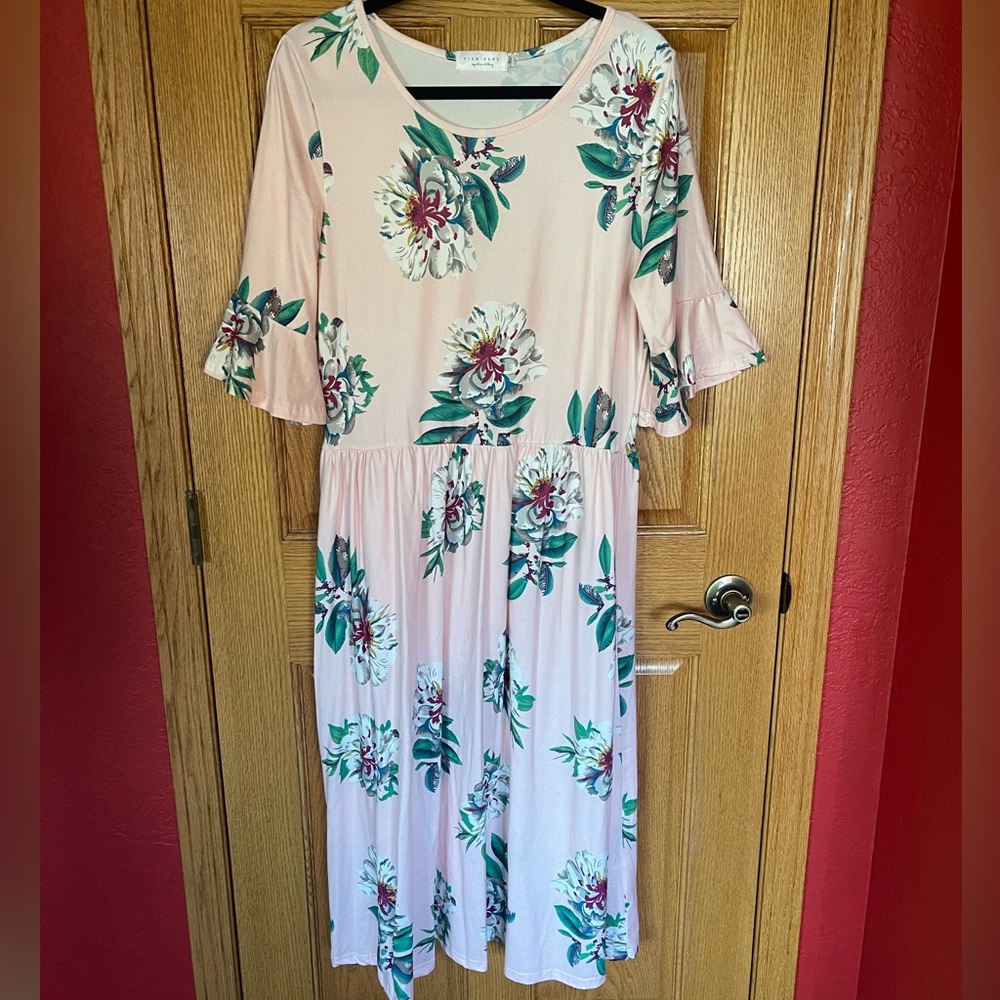 Women’s Floral Midi Dress with Ruffe Sleeve - size XL